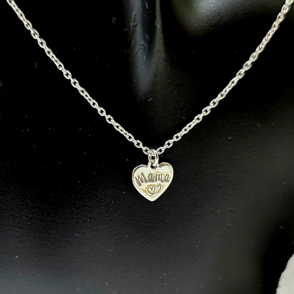🥰 DAINTY MAMA NECKLACE
